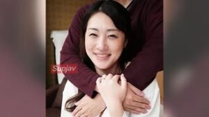 【不倫発覚】旦那が不倫現場に突撃？旦那に尾行され、旦那の隣でmaking love、旦那も参戦、不倫相手と仲良く3p、膣の中で混合する精子 FC2PPV 4543418