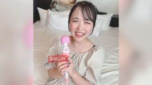 【永久保存／５発射／カメラ故障】淫乱色白早漏潮吹きむす./めと、汗＆唾液＆精液＆マン汁が部屋中に飛び散る濃厚３Ｐ。 FC2PPV 4556143