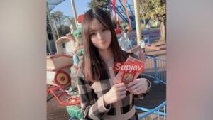 FC2PPV 4230037 1st shooting/face appearance! ! Limited to 3 days! ! A baby-faced woman of a dangerous age is taken to a Ferris wheel and forced to masturbate in public for the 1st time… She mercilessly cums twice in a row on her immature body that doesn’t even know what an adult is! ! !