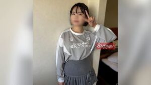 FC2PPV 4434676 【無】潮吹き厳禁！！黒髪ショートカット女子○生がエロすぎて堪らなかったので○中出し。。