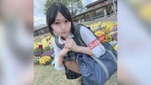 FC2PPV 4413648 初撮影・顔出し！！3日間限定！！無垢でベイビーフェイスの未処理剛毛口・リカワ女◯◯生を白昼堂々公然猥褻！！まだ汚れを知らない従順な18歳未◯年の発展途上の身体にゴム無し膣内射精！！