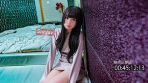 Limited to 500 points until 2/13! [Cute and beautiful slender] A video of me taking a spoiled 18-year-old home after dinner and making out with her. Raw cum inside. FC2PPV 4278302