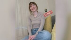 cum inside in the tight, slippery, and extremely comfortable pussy of a Russian girl. Do your best with your small mouth and give a blowjob. This also felt really good. FC2PPV 4519581