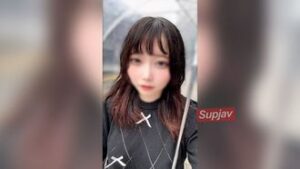 FC2PPV 4529652 [Pre-release] An extremely charming idol-class beauty smiles shyly as she is hit with an electric massager, Ah, I’m cumming♡♡ She immediately feels good and is twitchy, easily cumming outside♡♡