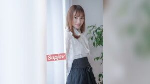 [Beautiful face collapse/facial fertilization] International current model Emiri. 13 consecutive shots of harsh semen on her cute face and mouth for the 1st time and swallowing for the 1st time [Yes] FC2PPV 4522550