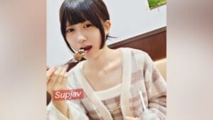 FC2PPV 4067240 A naive dialect girl who was born and raised in the countryside. Taking advantage of her unsuspecting personality, she takes her to a hotel and has making love right away! !