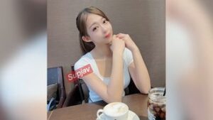 FC2PPV 4547779 1st shooting/face appearance! Limited to 3 days! A beautiful woman who works at a certain cosmetics company with outstanding proportions and a cuteness that makes anyone fall in love with her, pretending to be a sadist and a masochist…She’s in a pretty ponytail and gets cum insided without any questions asked! (Part 1)