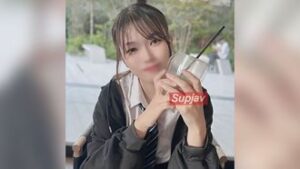 FC2PPV 4560977 [1st appearance] Ai⚪︎-chan came to see her as a present for her mother’s birthday, and she was so brave and cute that I gave her an adult dick and two cum insides in a row.