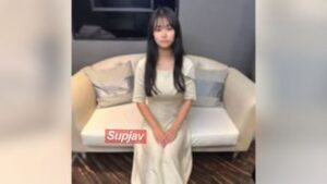 19 years old! Pure, classy, ​​innocent, beautiful black-haired woman! Beautiful legs E sized tits Chinami-chan. Serious juice dripping vagina orgasm ♡ Instinct fully exposed rich cum inside making love. FC2PPV 4576420