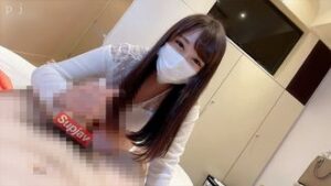 FC2PPV 4573935 [Individual shooting] Sensitive beauty at 19 cums outside with electric massager, immediate ejaculation with dirty talk hand job! [Yes]