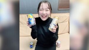 FC2PPV 4602475 [7 shots/Electric massager malfunction] A lewd fair-skinned premature ejaculation squirting girl who squeezes the essence of two men./A pussy discharge that celebrates the new year.