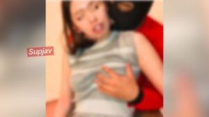 FC2PPV 4639855 ※17日まで70％OFF※【モ無】【素人個撮】【中出し】美形人妻の早漏オマンコを濡らしてイカしまくる！！