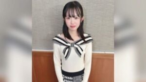 FC2PPV-4445846 A fair-skinned, slender, soothing idol face with a huge amount of cum shot and a huge amount of semen on her tits **** Round 2