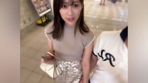 FC2PPV-3991760 A neat and gentle junior woman.* While on the date, I used a remote vibrator and dripped my pussy juice in front of the public, making me cum! Even though she is a y